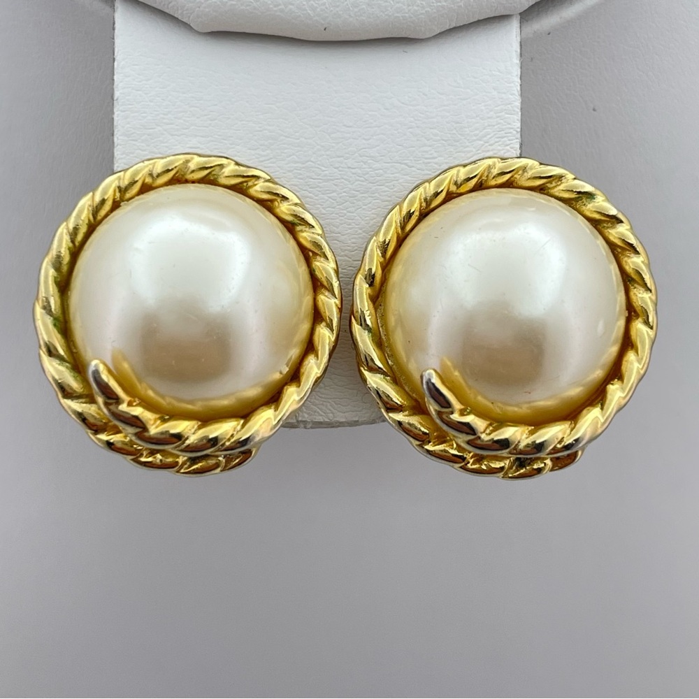 Vintage Gold Tone Faux Pearl Rope Edge Clip-On Earrings 1”